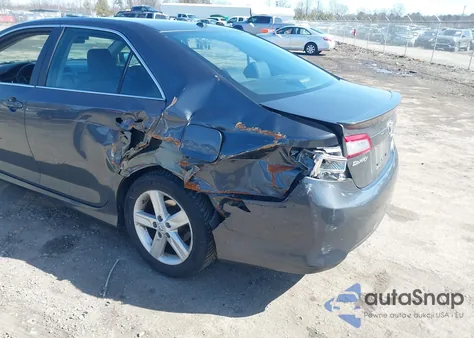 2013 Toyota Camry Se z USA, uszkodzony, nr VIN 4T1BF1FK4CU564930